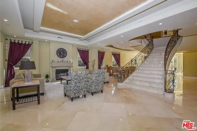 123 N Doheny Drive, Beverly Hills, California 90211