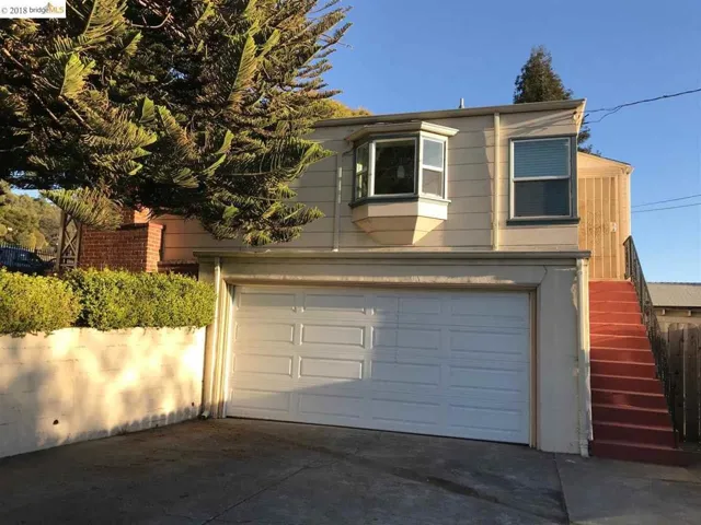 10601 Sheldon St, Oakland, California 94605