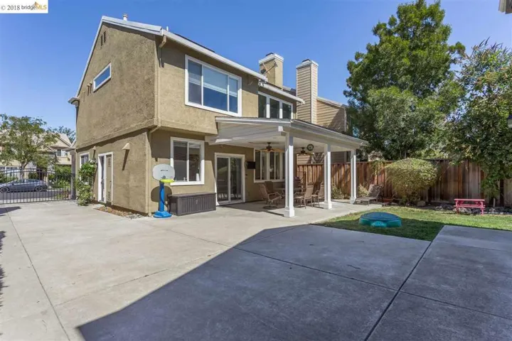 Spacious back yard