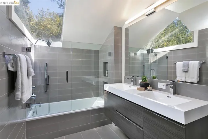 252 The Uplands, Berkeley, California 94705