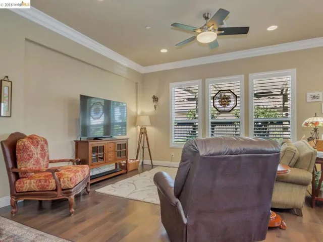 1074 Pomerol Cir, Brentwood, California 94513