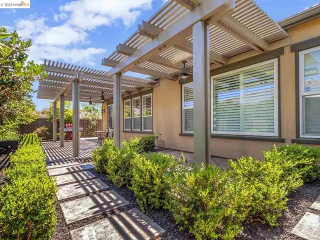 1074 Pomerol Cir, Brentwood, California 94513