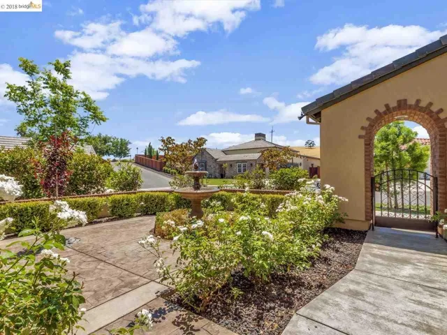 1074 Pomerol Cir, Brentwood, California 94513