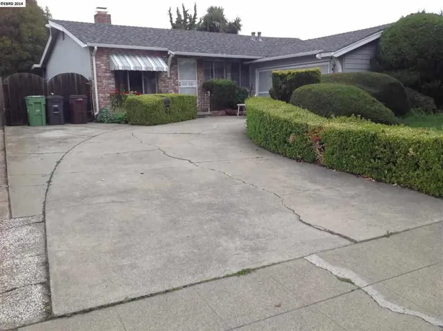 24780 Calaroga Ave, Hayward, California 94545-2144