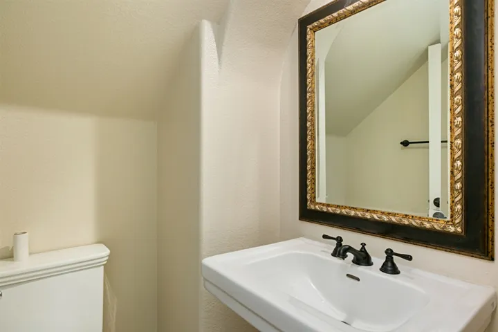 7069 Crystalline Drive, Carlsbad, California 92011