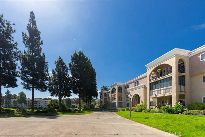 5510 Paseo Del Lago W 2f, Laguna Woods, California 92637