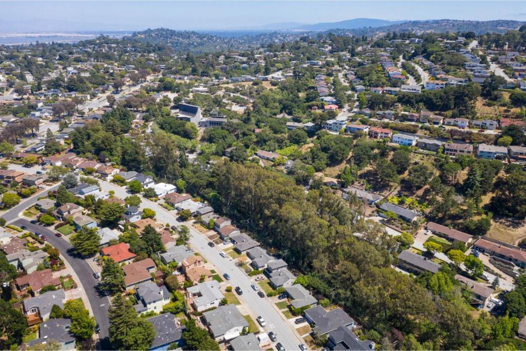 3920 Fernwood Street, Redwood City, California 94403 home-pic-37