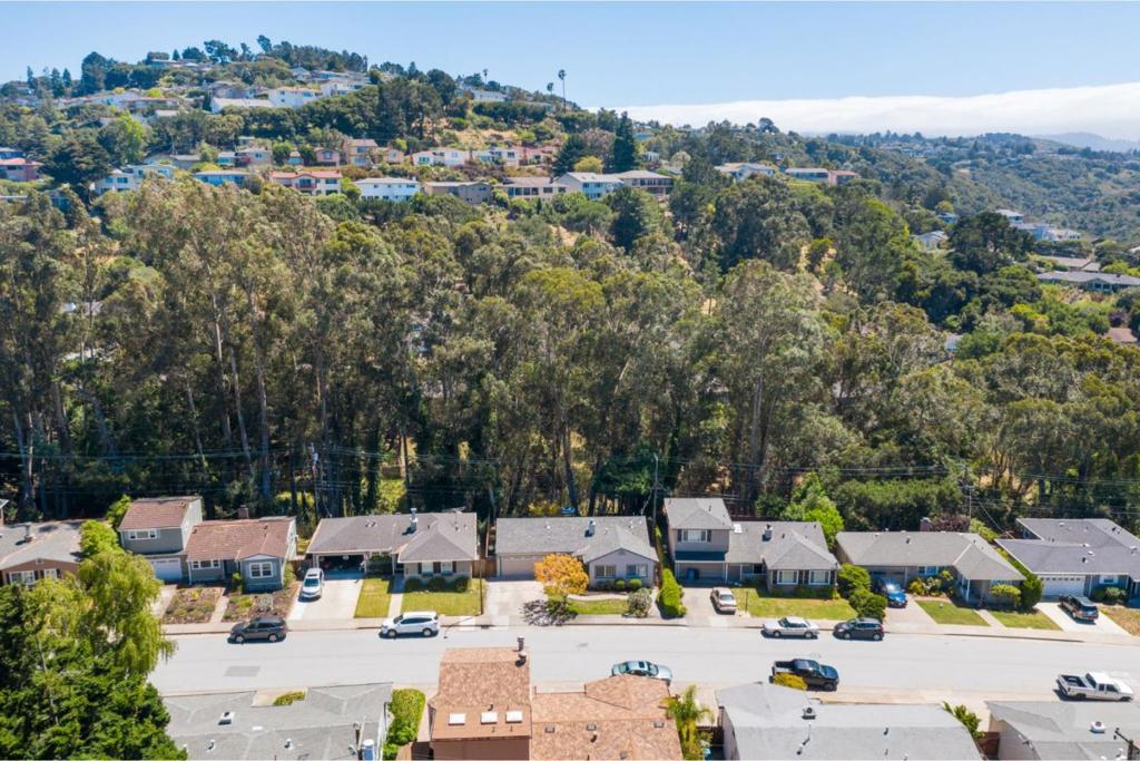 3920 Fernwood Street, Redwood City, California 94403 home-pic-35