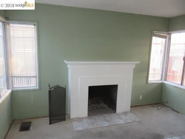 7600 Arthur St, Oakland, California 94605