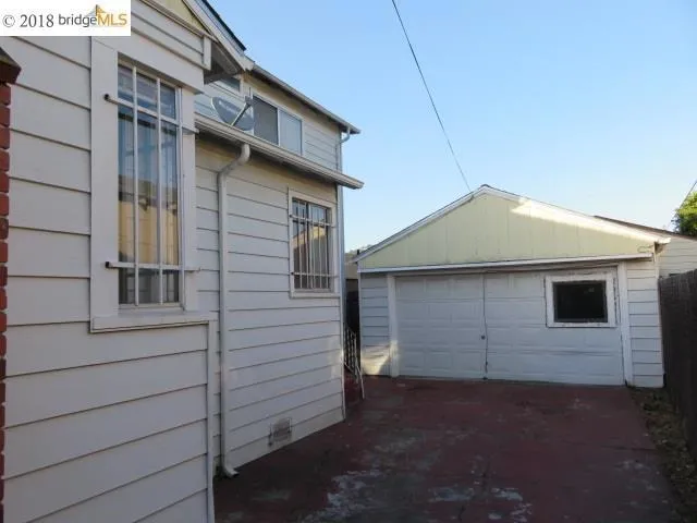7600 Arthur St, Oakland, California 94605