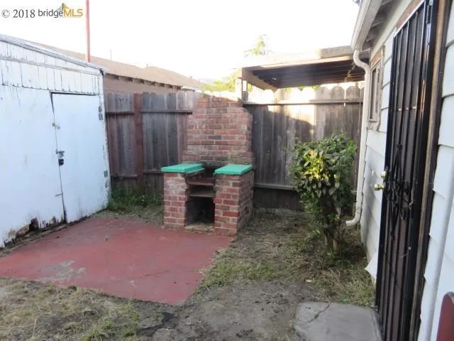 7600 Arthur St, Oakland, California 94605