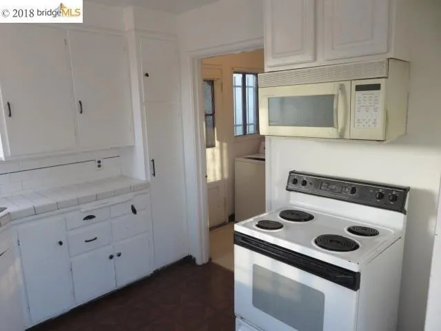 7600 Arthur St, Oakland, California 94605