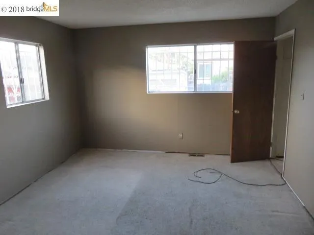 7600 Arthur St, Oakland, California 94605