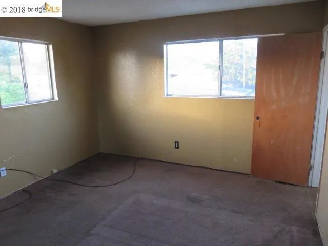 7600 Arthur St, Oakland, California 94605