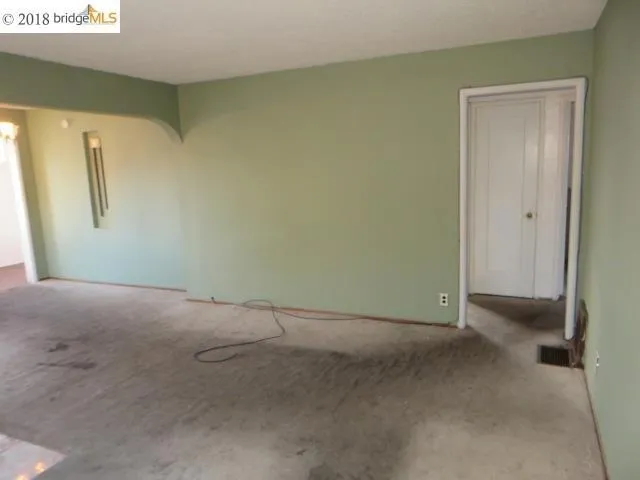 7600 Arthur St, Oakland, California 94605