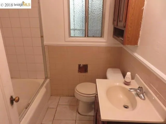 7600 Arthur St, Oakland, California 94605