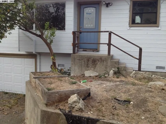 1085 Lindell Dr, El Sobrante, California 94803-1016