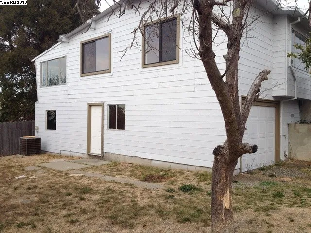 1085 Lindell Dr, El Sobrante, California 94803-1016