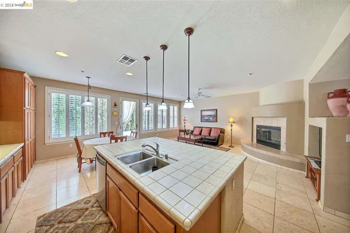 1800 Spanish Trail Ct, Brentwood, California 94513