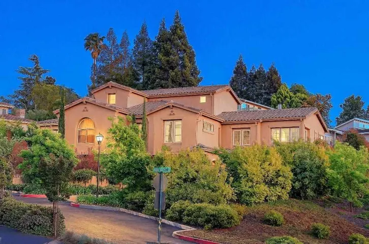 4300 Vista Kelly Oaks, Concord, California 94518