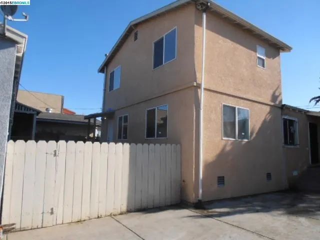 5337 Bancroft Ave, Oakland, California 94601-5807