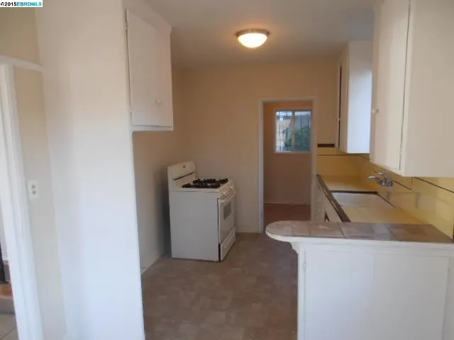 5337 Bancroft Ave, Oakland, California 94601-5807