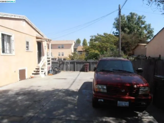5337 Bancroft Ave, Oakland, California 94601-5807