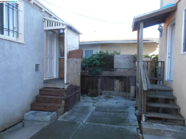 5337 Bancroft Ave, Oakland, California 94601-5807