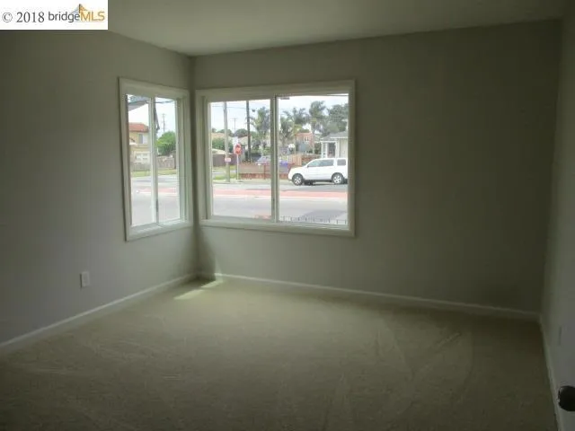 118 S 37th St, Richmond, California 94804