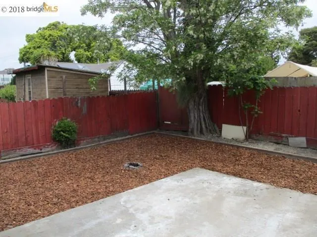 118 S 37th St, Richmond, California 94804