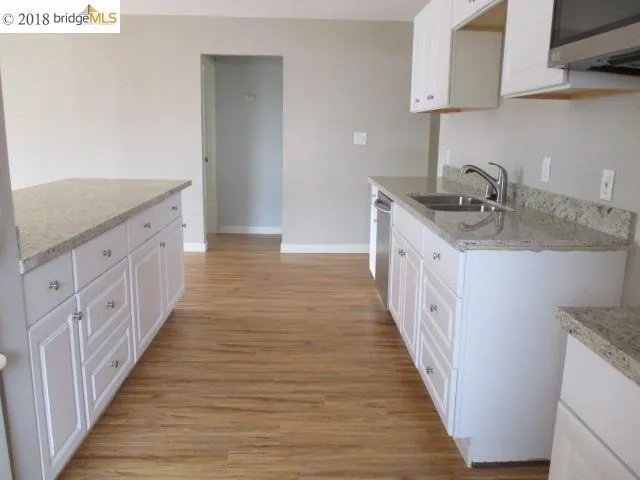 118 S 37th St, Richmond, California 94804