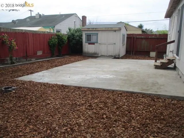 118 S 37th St, Richmond, California 94804