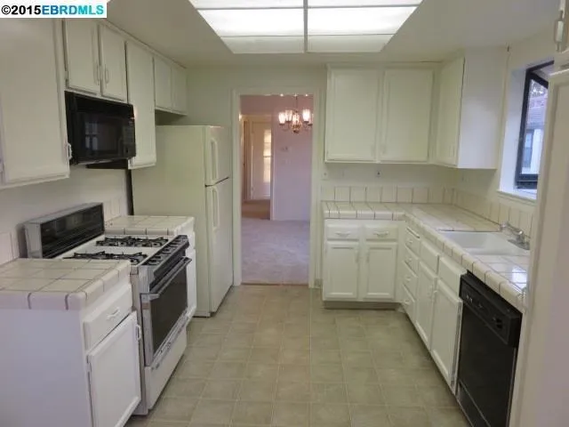 14380 Outrigger Dr 52, San Leandro, California 94577