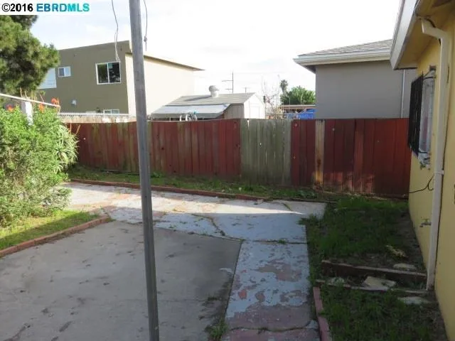 334 S 16th St, Richmond, California 94804