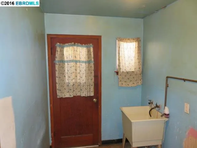 334 S 16th St, Richmond, California 94804
