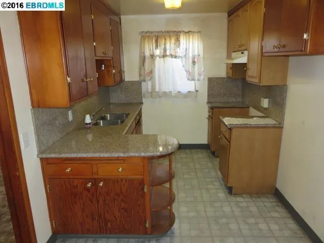 334 S 16th St, Richmond, California 94804