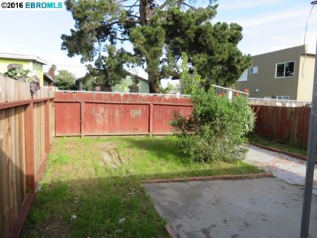 334 S 16th St, Richmond, California 94804