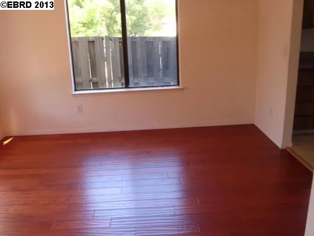5 Tarn Ct, Hercules, California 94547-1411