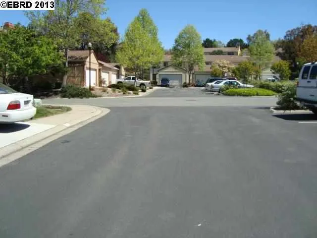 5 Tarn Ct, Hercules, California 94547-1411