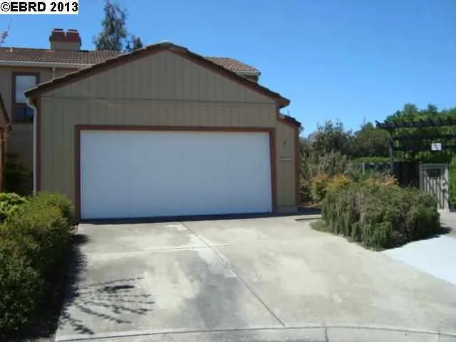 5 Tarn Ct, Hercules, California 94547-1411