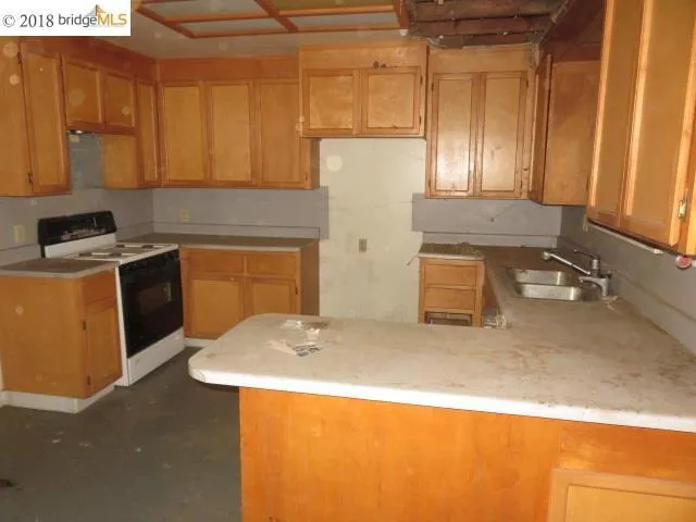 136 S 22nd St, Richmond, California 94804