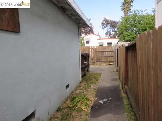 136 S 22nd St, Richmond, California 94804
