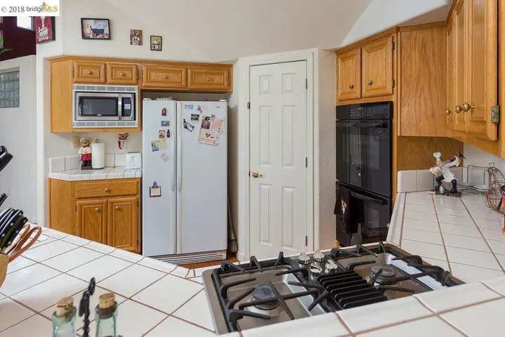 View from Living room towards kitchen perfect for entertaining