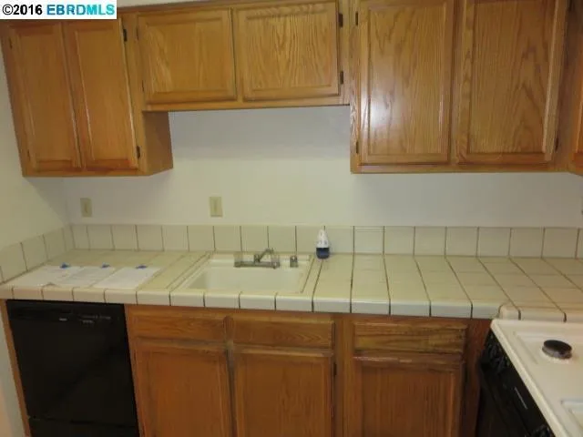 508 Athena 4, Hercules, California 94547