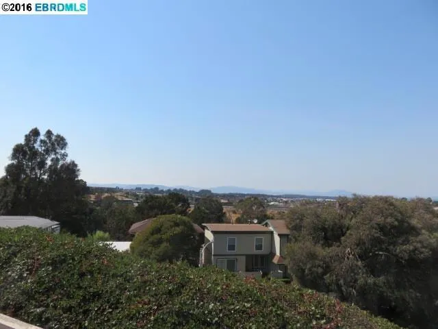 937 View Dr, Richmond, California 94803