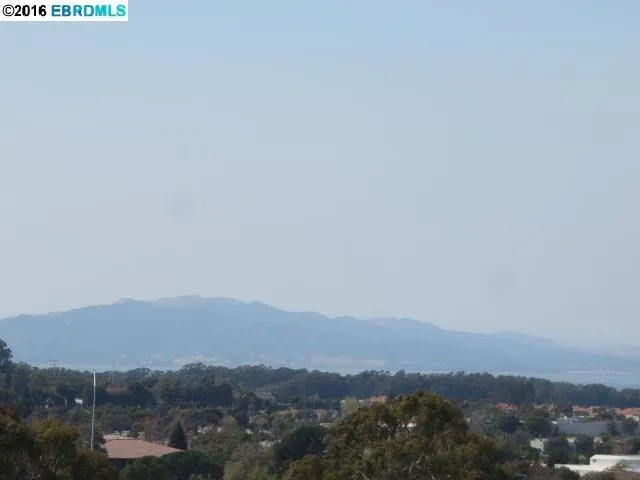 937 View Dr, Richmond, California 94803