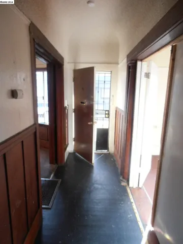 3250 West St, Oakland, California 94608-4330