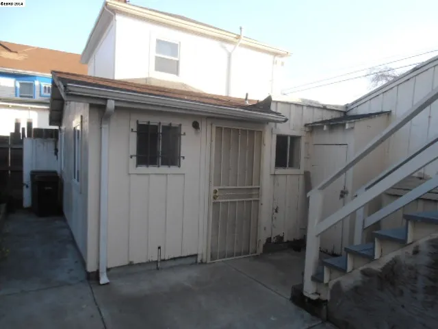 3250 West St, Oakland, California 94608-4330