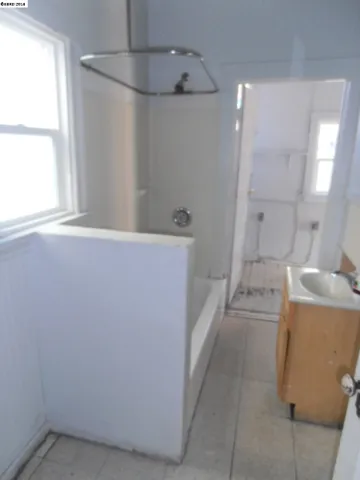 3250 West St, Oakland, California 94608-4330