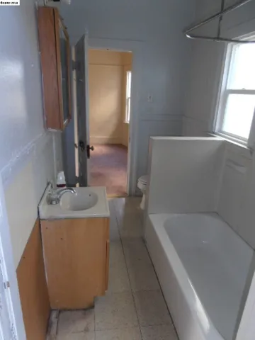 3250 West St, Oakland, California 94608-4330